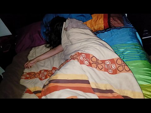 ❤️ ස්ටේප්සන් තම තරුණ සුළු මව නිදා සිටියදී ඇයට බැණ වදියි. ❌ Porno අප වෙත  ❌️